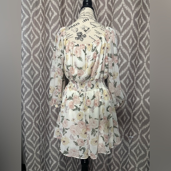 She + Sky Floral Romper - Picture 5 of 6